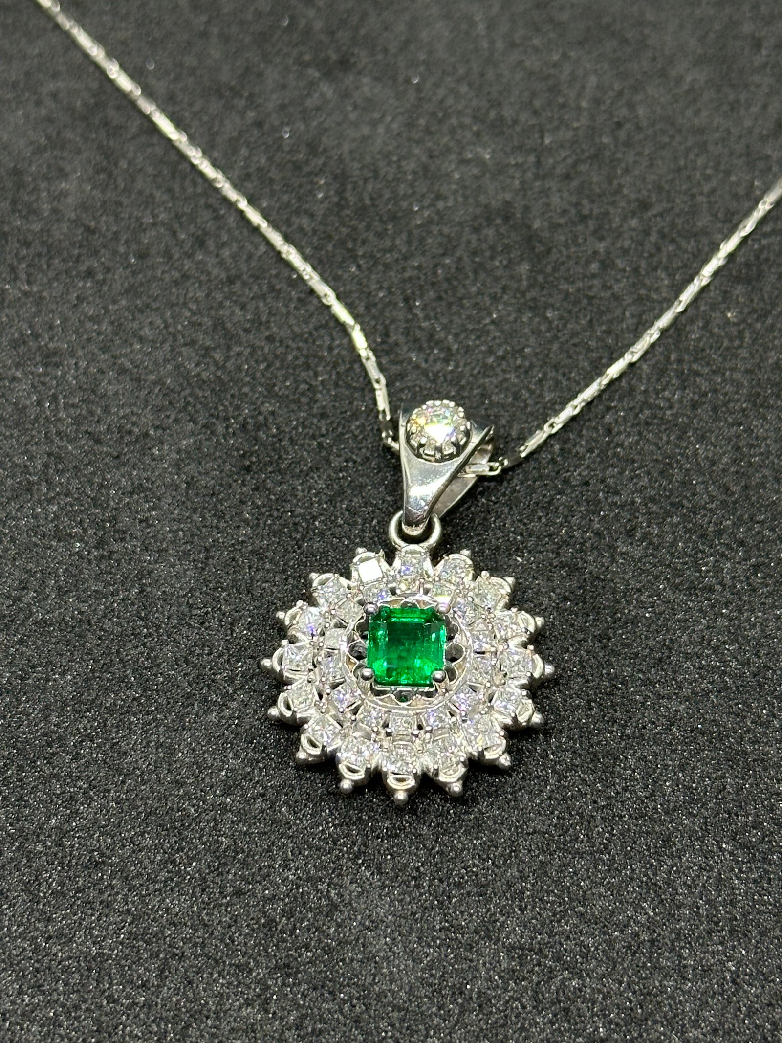 Collar imperial esmeralda